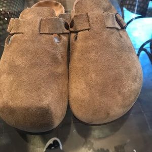 Birkenstock Size 40 Suede tan.